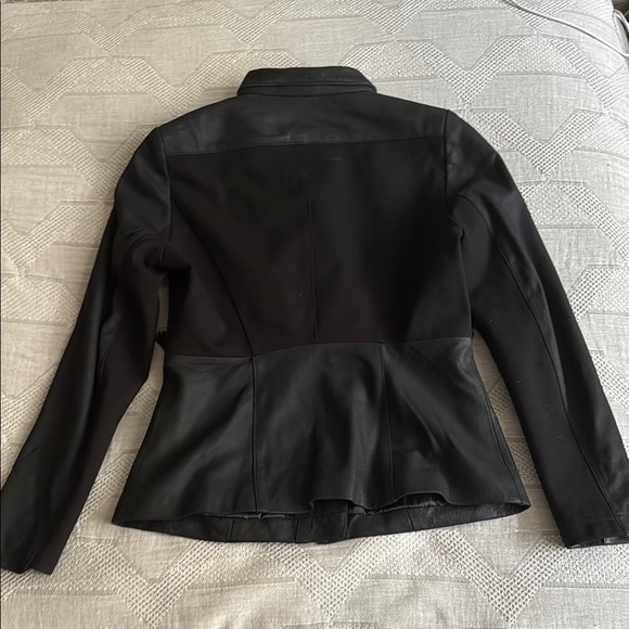 Via Spiga Black Leather Jacket with Streamlined Design - Picture 6 of 9